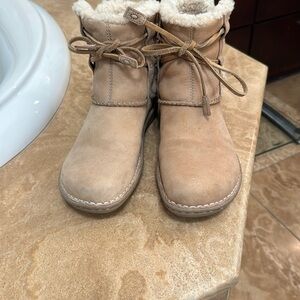 Ugg short boots
